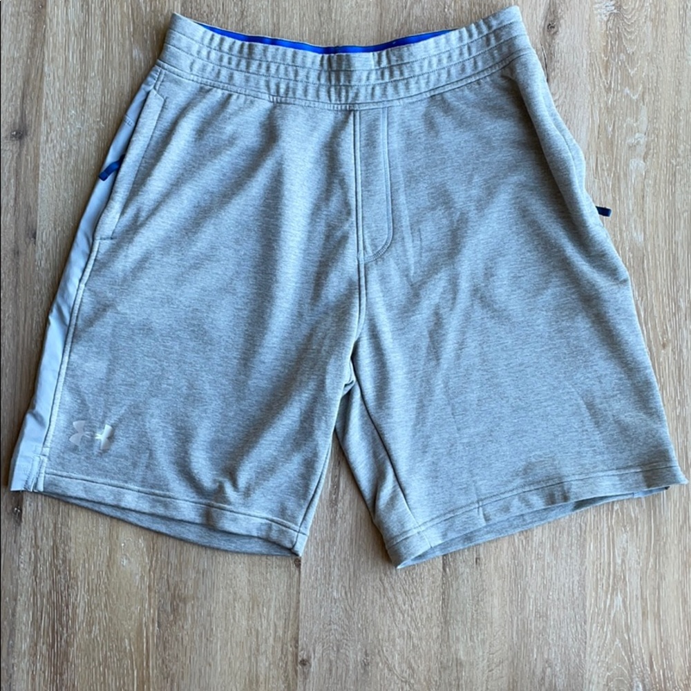 Under Armour Athletic Short size large Gray